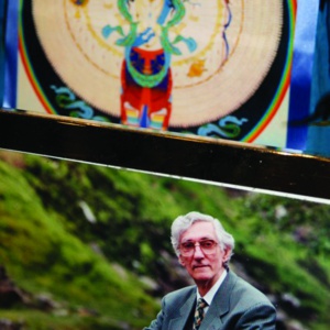 Bhante on the shrine