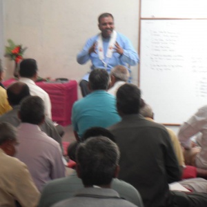 Dh. Ratnashil giving talk