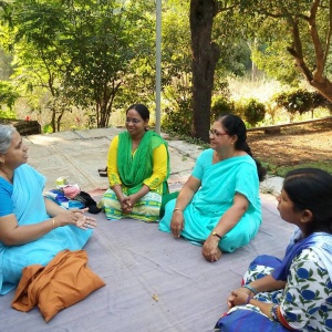 Dhammacharini Abhayavati with group