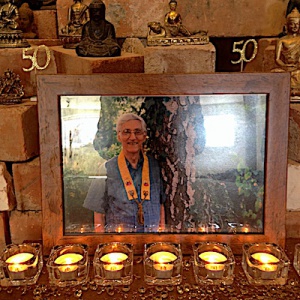 Bhante on the shrine